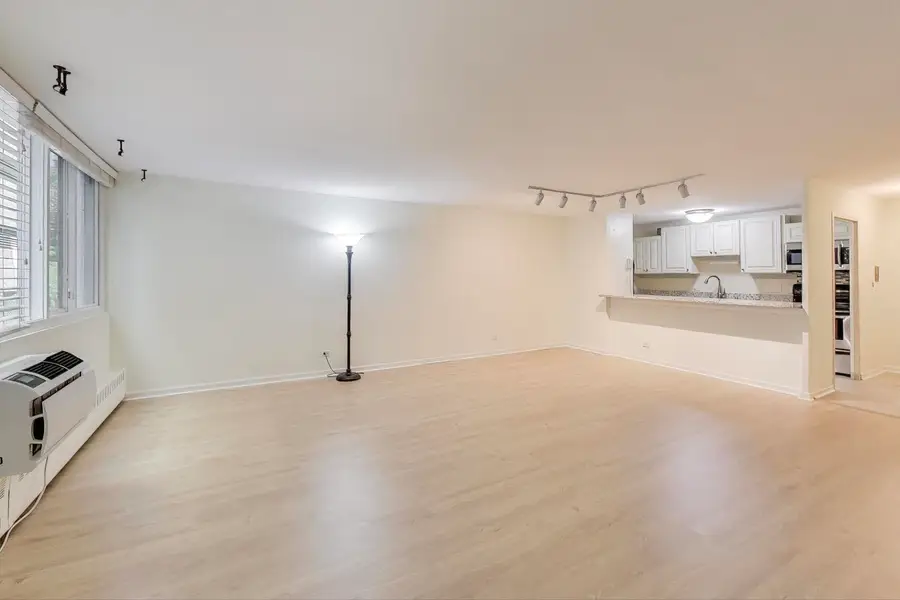1516 Hinman Avenue #211, Evanston, IL 60201 - Image #3