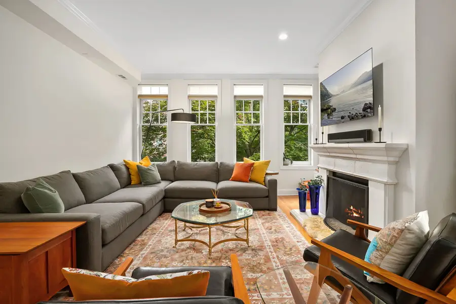 827 W Bradley Place #2E, Chicago, IL 60613 - Image #3