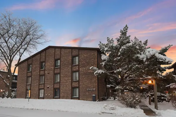 63 W 64th Street #102, Westmont, IL 60559