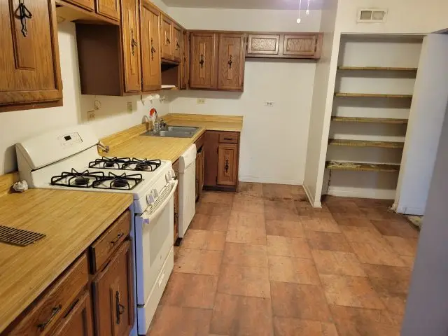 888 Swan Boulevard, Deerfield, IL 60015 - #3