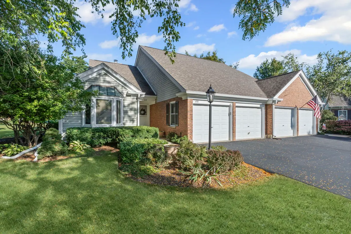 688 Glasgow Lane, Prospect Heights, IL 60070 - Image #1