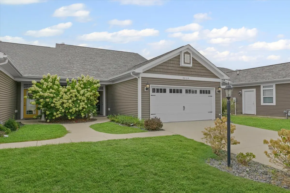 3019 E Stillwater Landing, Urbana, IL 61802 - Image #1