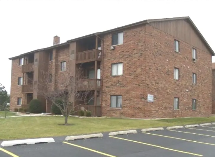 15805 Peggy Lane #6, Oak Forest, IL 60452 - Image #1