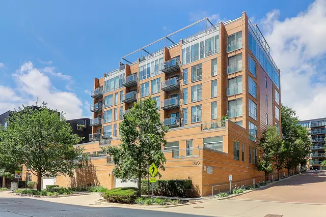 1720 Oak Avenue #701, Evanston, IL 60201 - Image #1