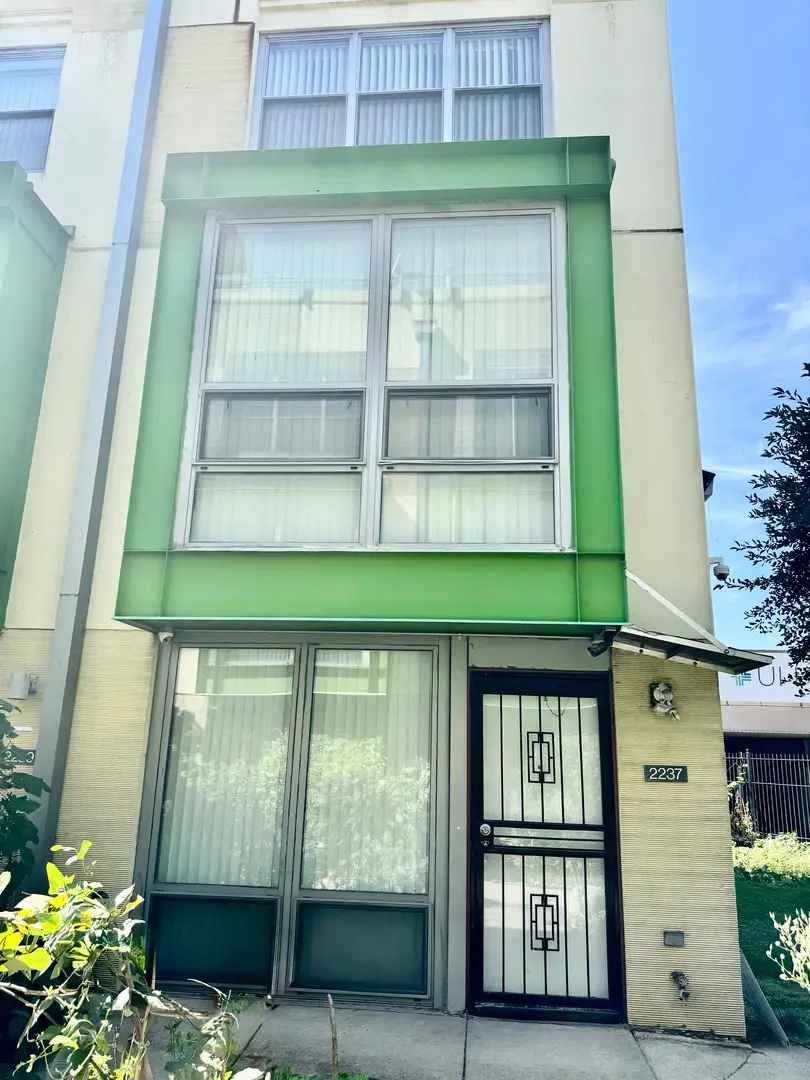 2237 S Stewart Avenue, Chicago, IL 60616 - Image #1