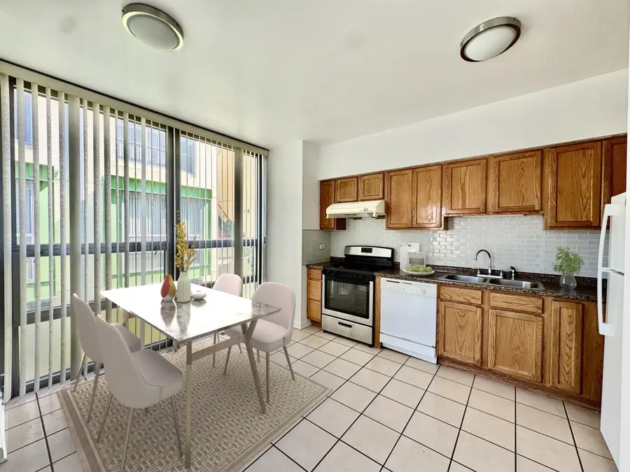 2237 S Stewart Avenue, Chicago, IL 60616 - Image #2