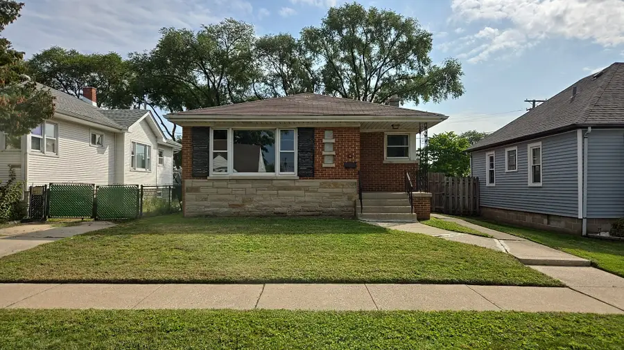 413 Greenbay Avenue, Calumet City, IL 60409 - Image #2