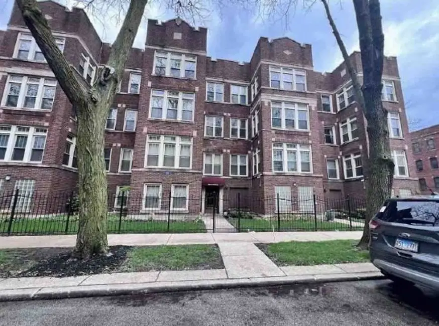 2230 E 70th Place #204, Chicago, IL 60649 - Image #2