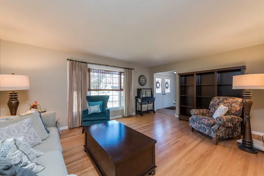 419 Northgate, Lindenhurst, IL 60046 - Image #3