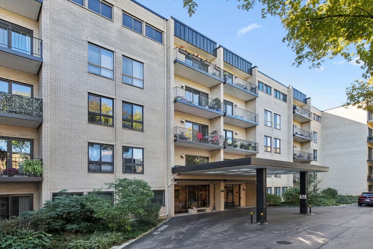 221 N Kenilworth Avenue #313, Oak Park, IL 60302 - Image #1