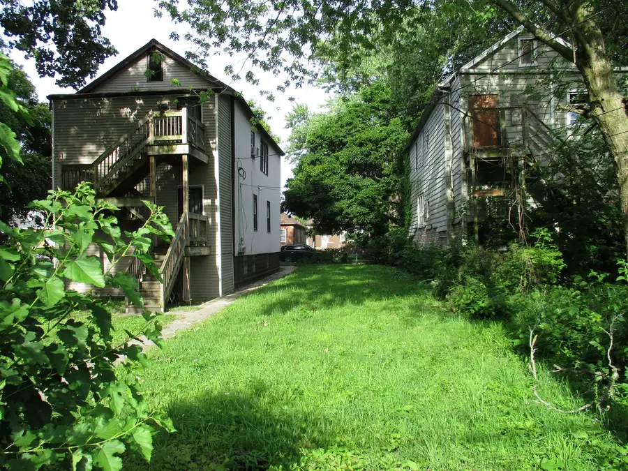 8238 S Manistee Avenue, Chicago, IL 60617 - #2