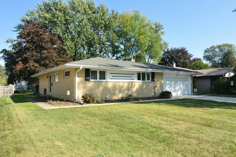 211 N Stevenson Lane, Mount Prospect, IL 60056 - Image #3