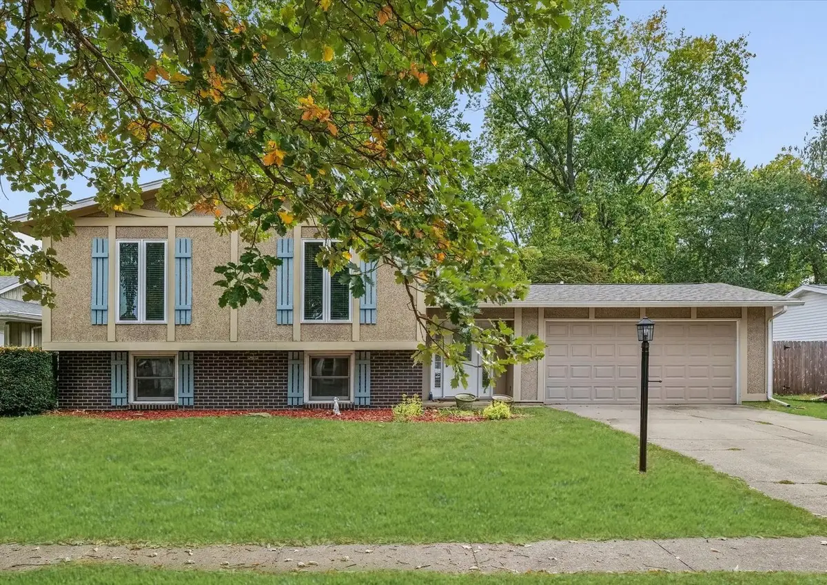 2313 Glenoak Drive, Champaign, IL 61821 - Image #1