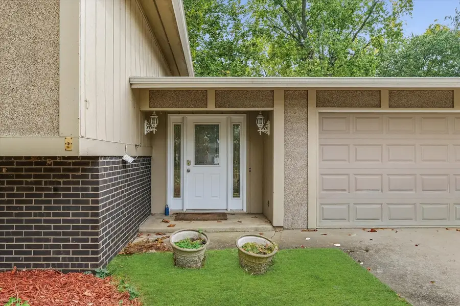 2313 Glenoak Drive, Champaign, IL 61821 - Image #3
