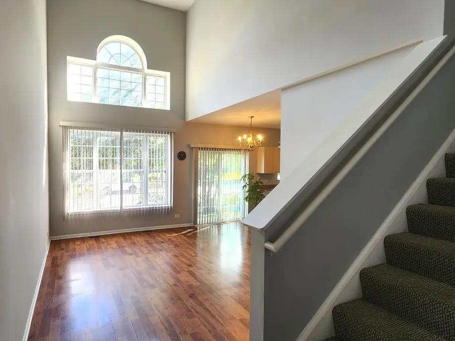 349 W Pointe Drive, Vernon Hills, IL 60061 - Image #2