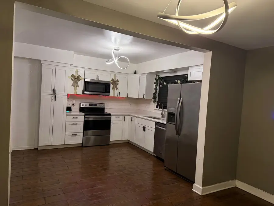 527 Gordon Avenue, Calumet City, IL 60409 - Image #2