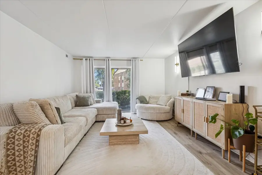 13933 James Drive #816, Crestwood, IL 60418 - Image #3