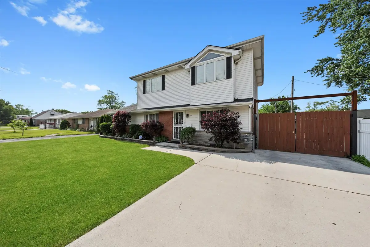 6315 W 83rd Place, Burbank, IL 60459 - Image #1
