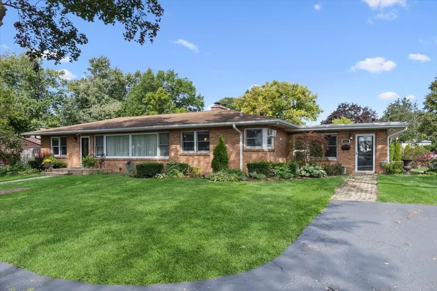 353 E Butterfield Road, Elmhurst, IL 60126 - Image #2