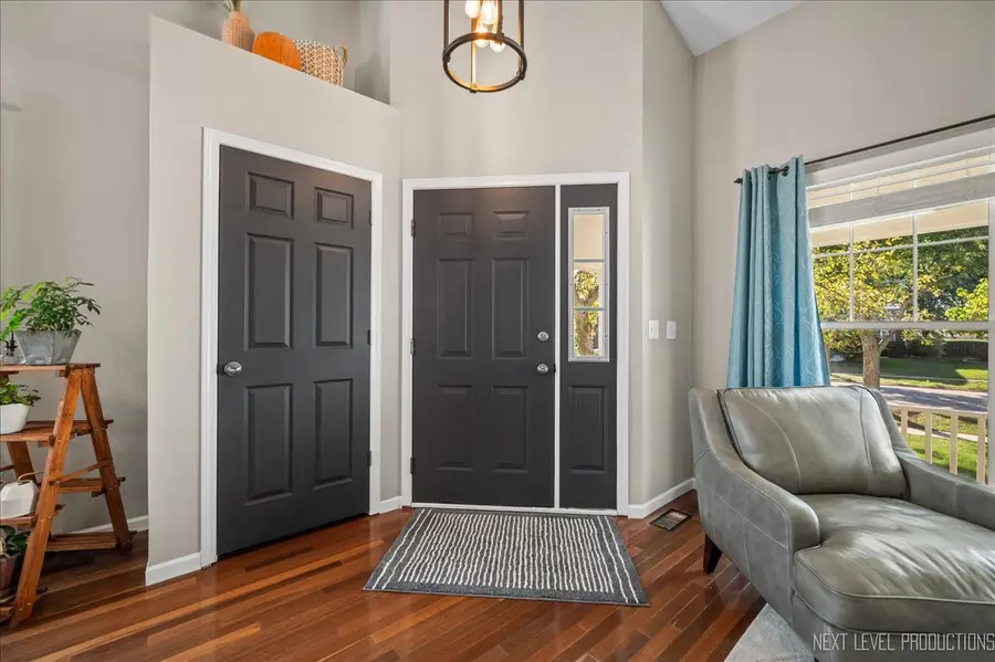 390 Windermere Way, Lake In The Hills, IL 60156 - Image #3