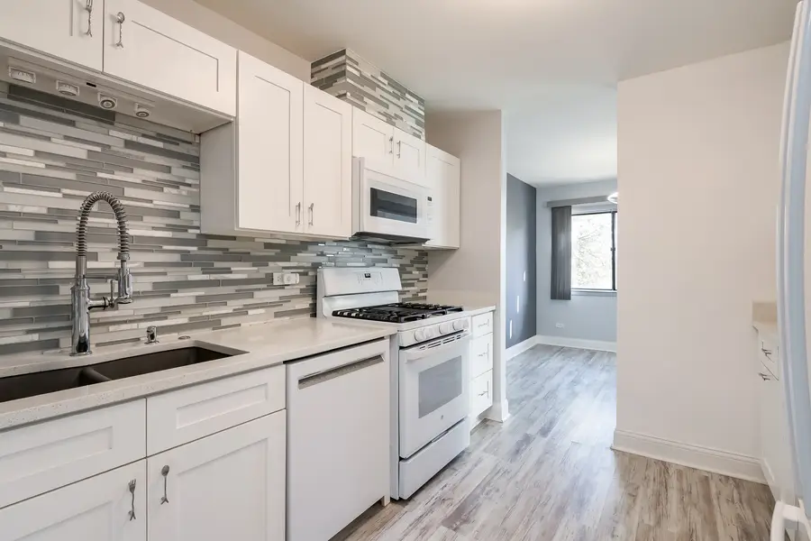 4000 Bayside Drive #205, Palatine, IL 60074 - Image #3