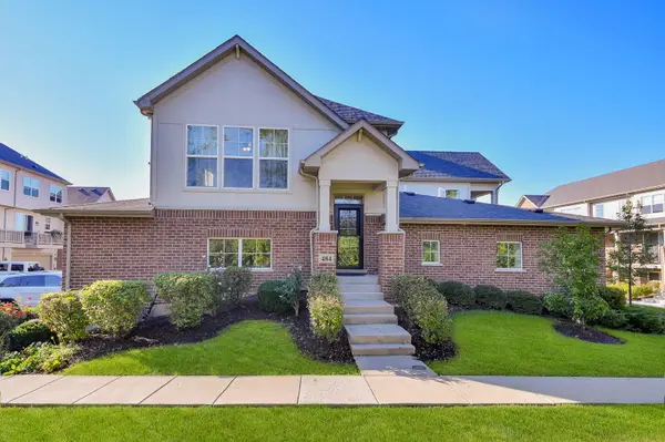 484 Woodmoor Drive, Lombard, IL 60148