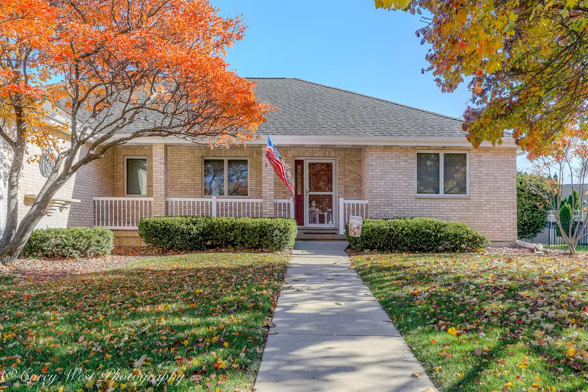 1208 Foxpointe Drive, Sycamore, IL 60178 - Image #1