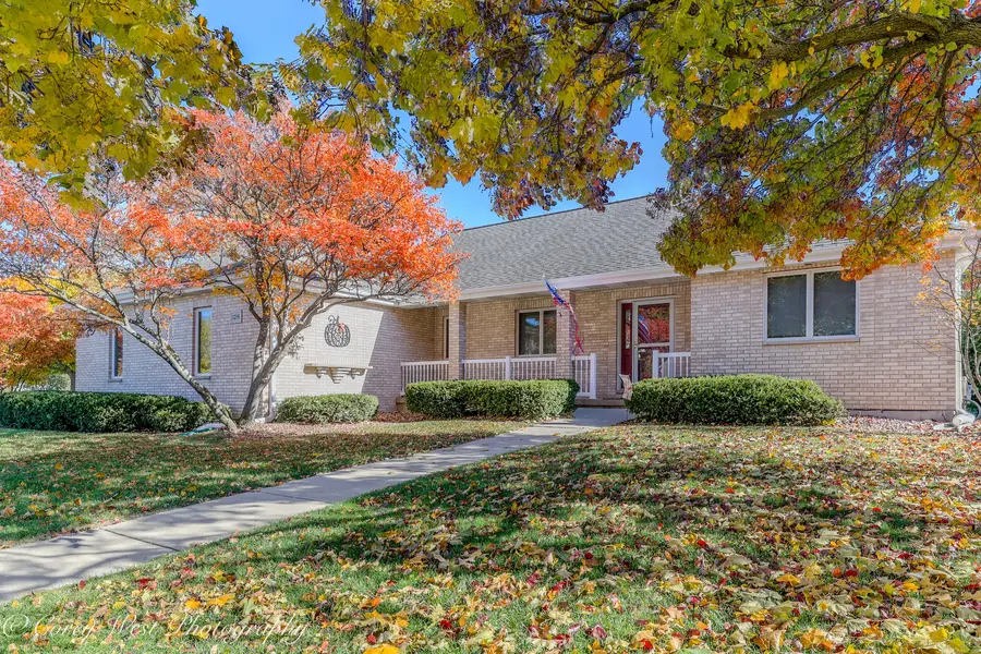 1208 Foxpointe Drive, Sycamore, IL 60178 - Image #2