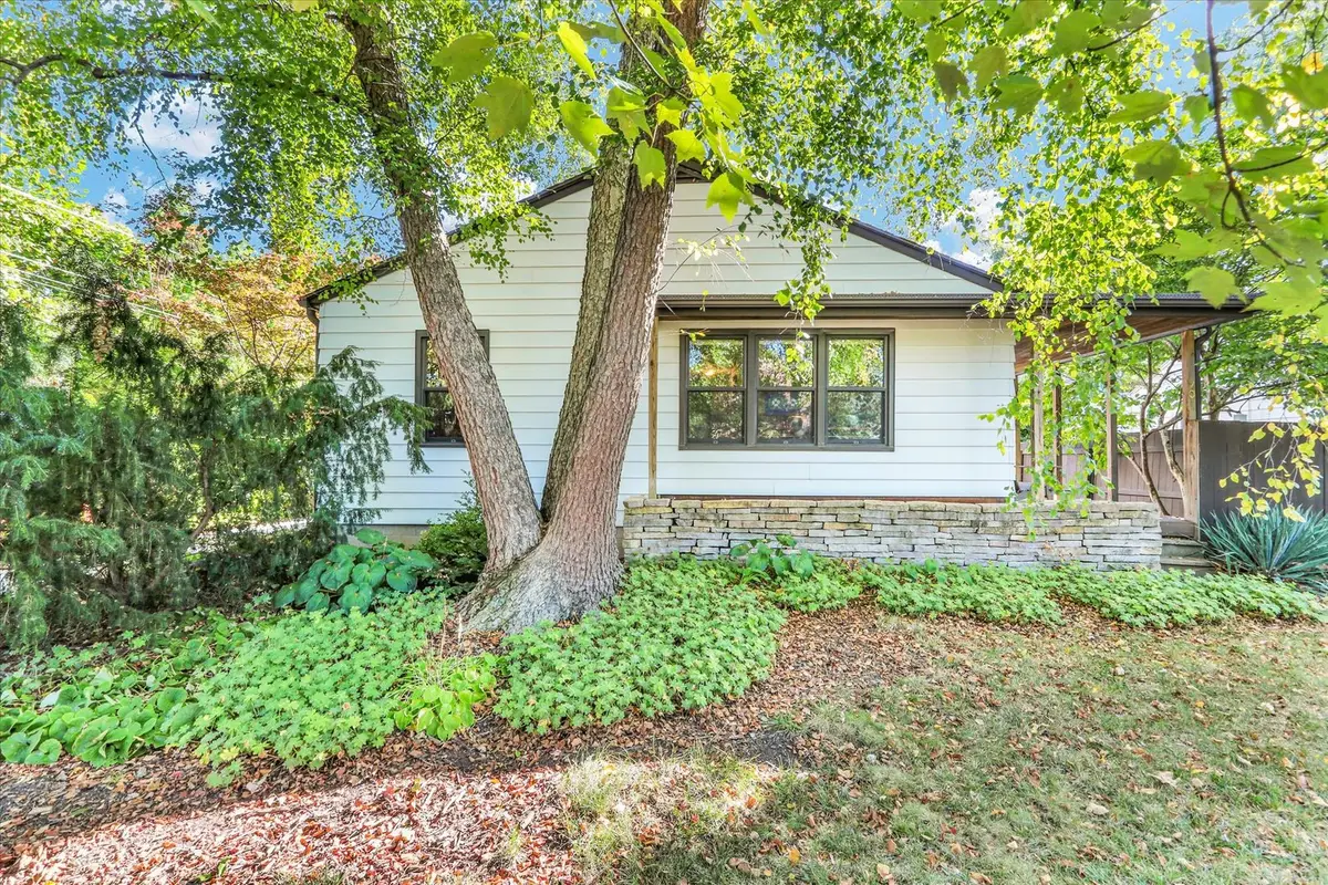 904 S Elm Boulevard, Champaign, IL 61820 - Image #1