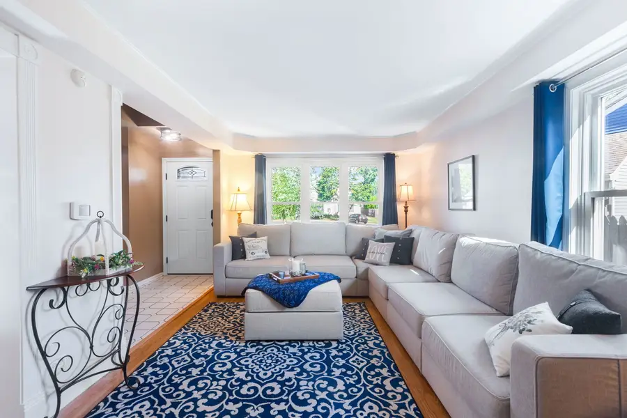 9 Arthur Court, Streamwood, IL 60107 - Image #3