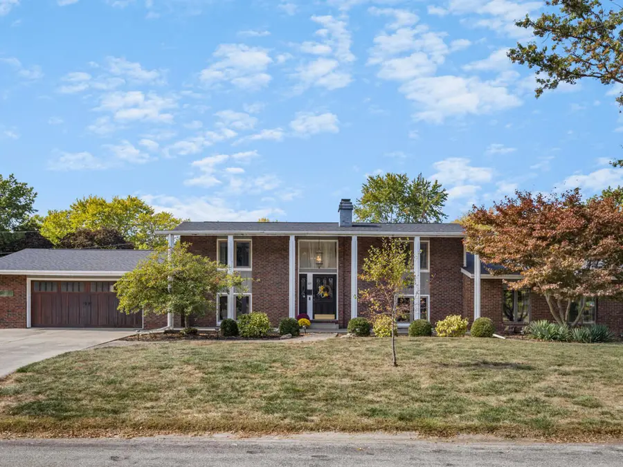 411 Crestwood Drive, Arthur, IL 61911 - Image #2