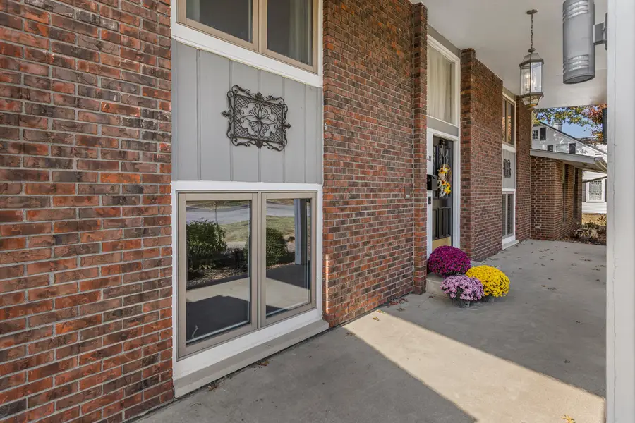 411 Crestwood Drive, Arthur, IL 61911 - Image #3