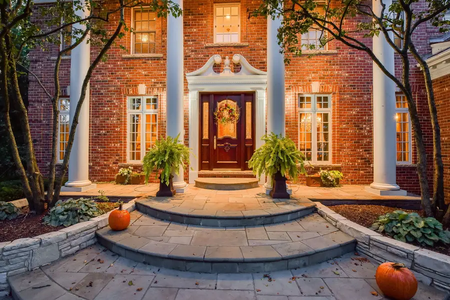 1602 Hunters Glen Court, Wheaton, IL 60189 - Image #2