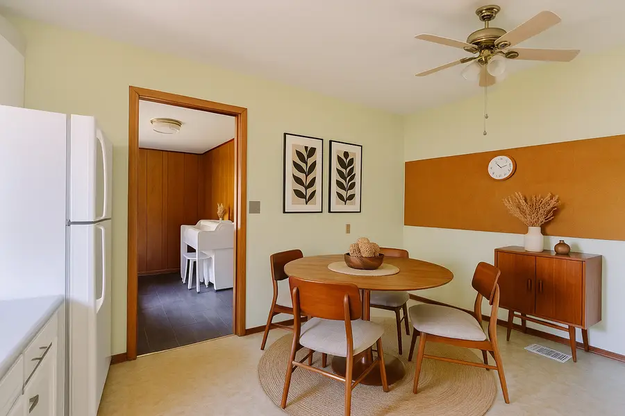 907 E Burkwood Drive, Urbana, IL 61801 - Image #3