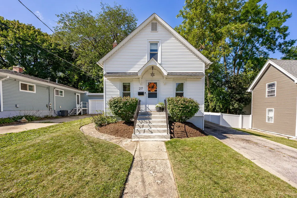 217 N 6th Street, Saint Charles, IL 60174 - Image #1