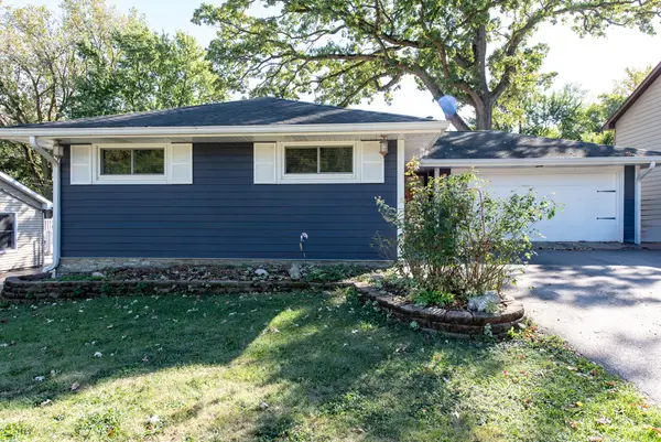 18225 W Lindenwood Drive, Grayslake, IL 60030