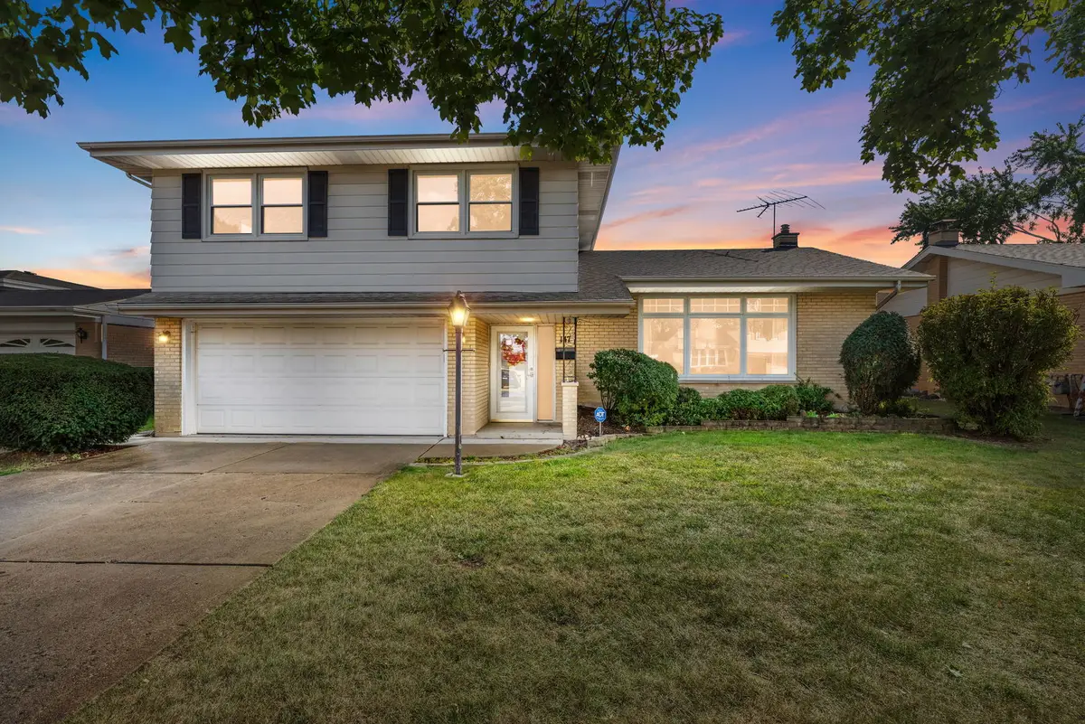 147 Lance Drive, Des Plaines, IL 60016 - Image #1