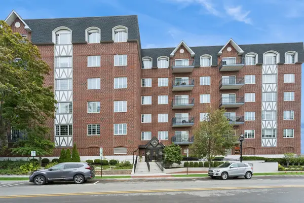 501 Forest Avenue #305, Glen Ellyn, IL 60137