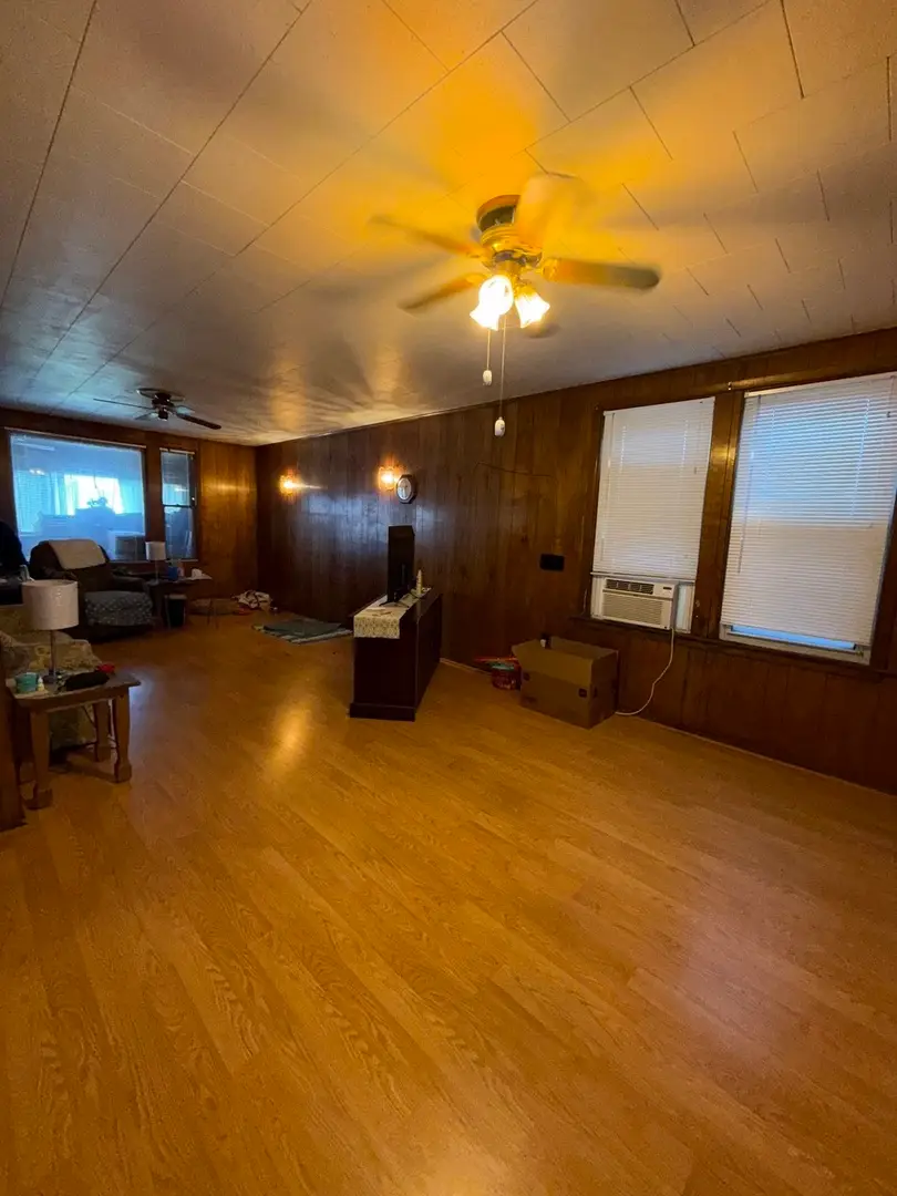 8732 S Buffalo Avenue, Chicago, IL 60617 - Image #2