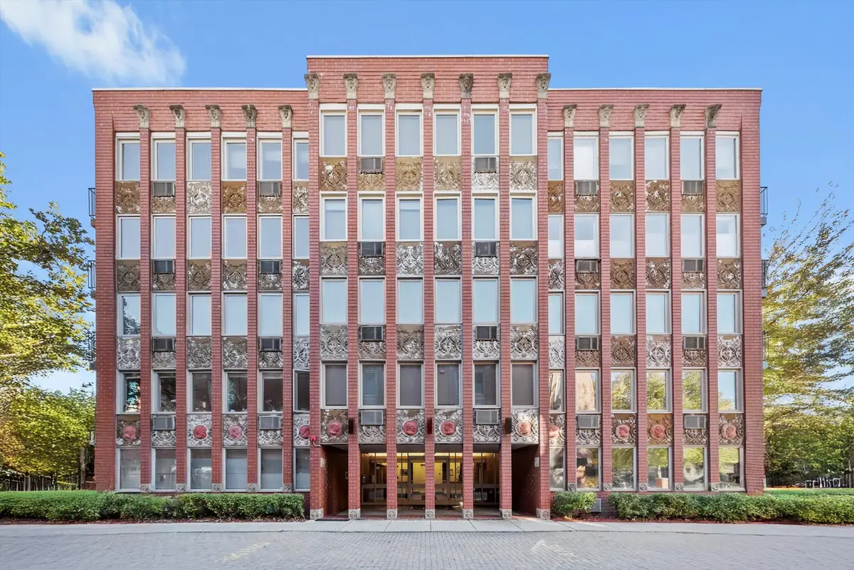 1041 Susan Collins Lane #304, Oak Park, IL 60302 - Image #1