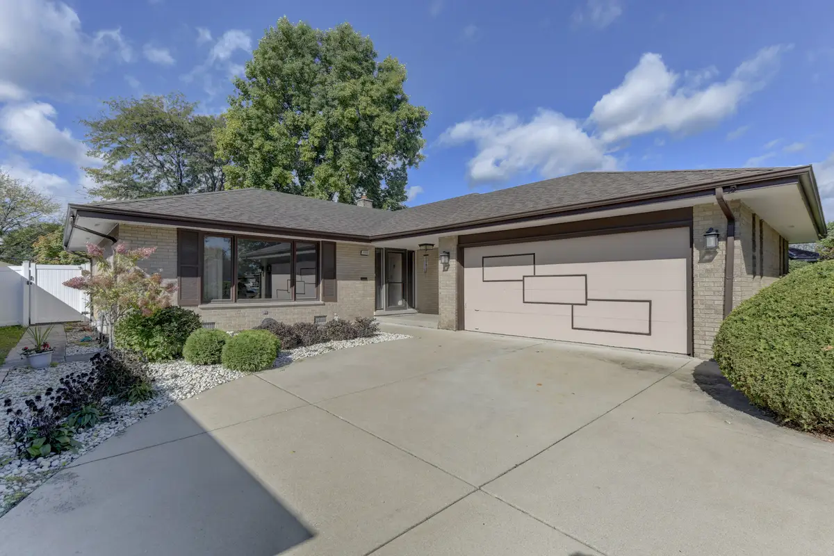 17032 University Avenue, South Holland, IL 60473 - Image #1