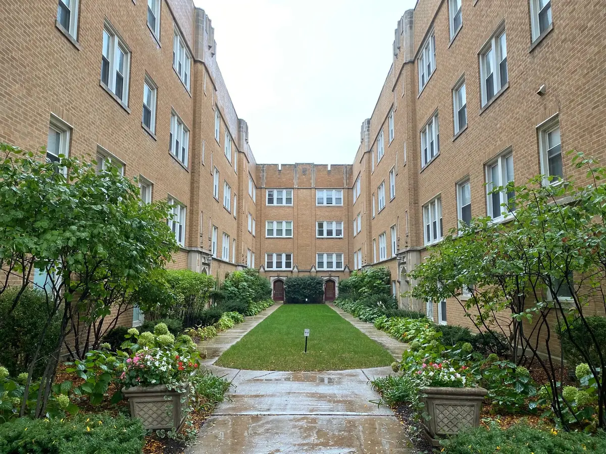 2539.5 Prairie Avenue #3W, Evanston, IL 60201 - Image #1
