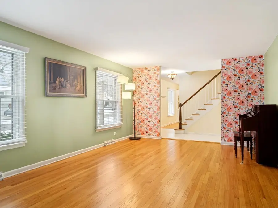 156 Blueberry Road, Libertyville, IL 60048 - #3