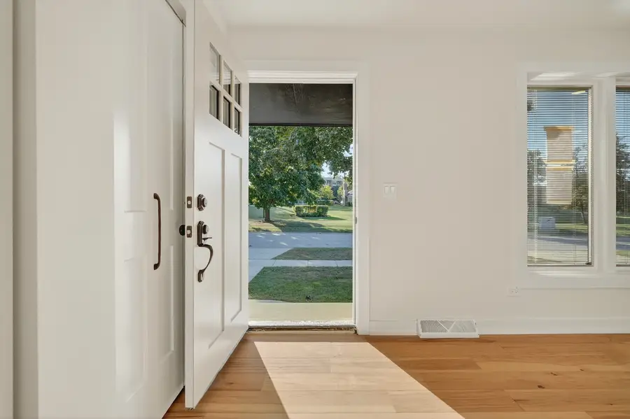 1237 N Ridge Avenue, Arlington Heights, IL 60004 - Image #3