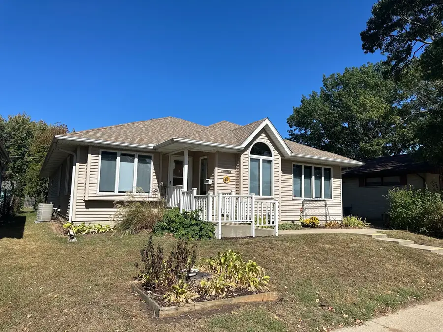 827 14th Avenue, Fulton, IL 61252 - Image #2