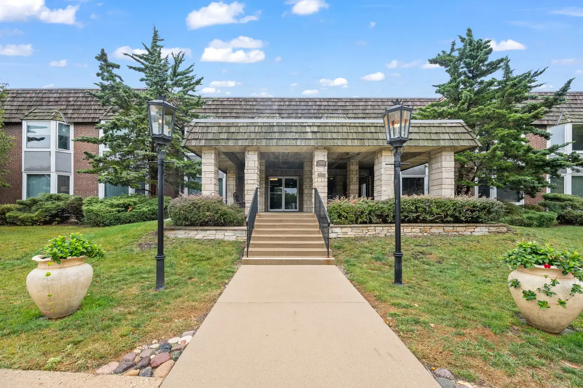 2300 Windsor Mall Court #1F, Park Ridge, IL 60068 - Image #1