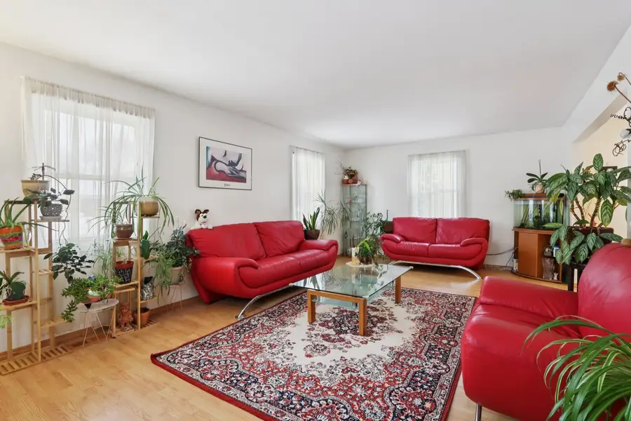 810 Silver Rock Lane, Buffalo Grove, IL 60089 - Image #2