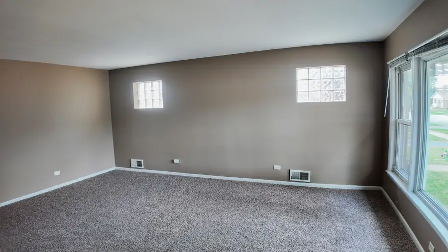 15501 Maryland Avenue, Dolton, IL 60419 - Image #2