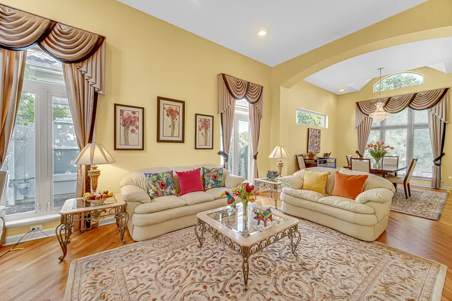 9247 Natchez Avenue, Morton Grove, IL 60053 - Image #3