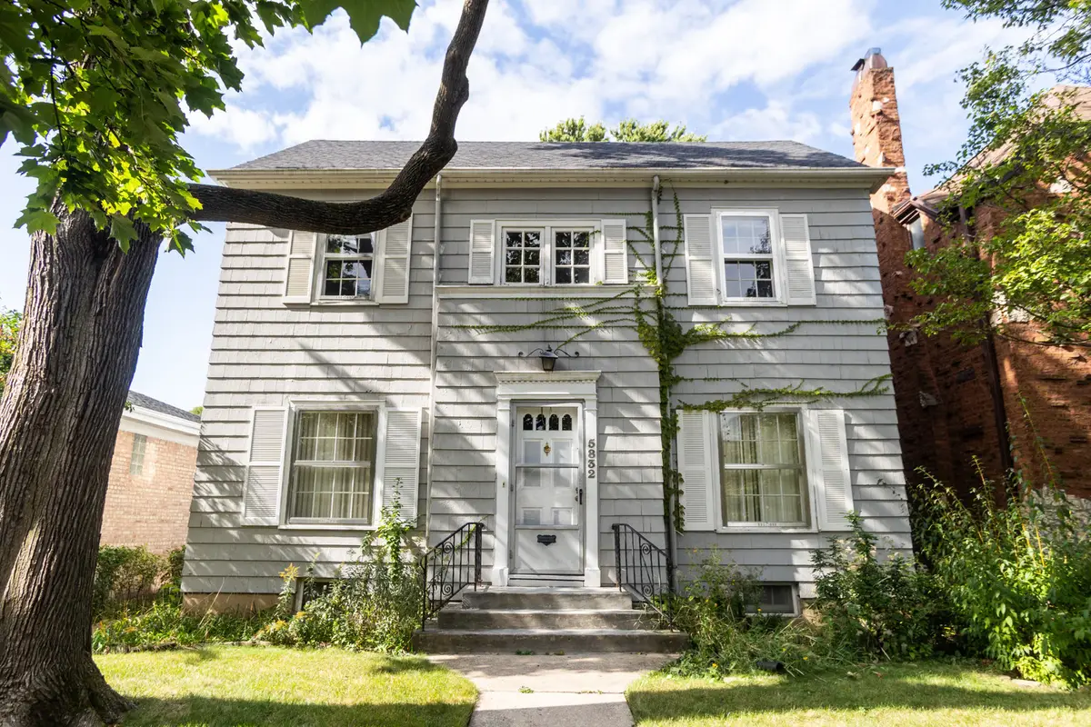 5832 N Kenton Avenue, Chicago, IL 60646 - Image #1